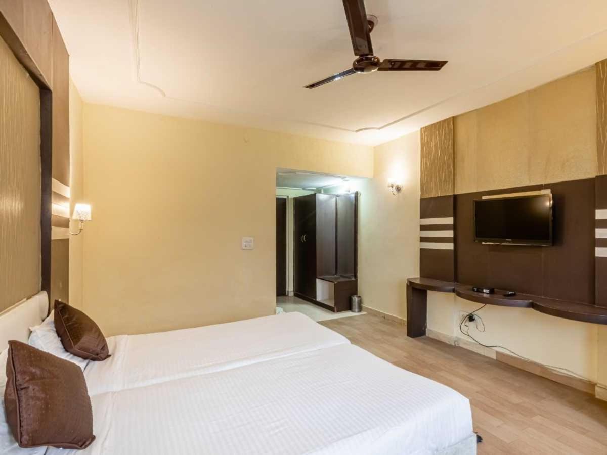Mukund Madhav Royals Lucknow